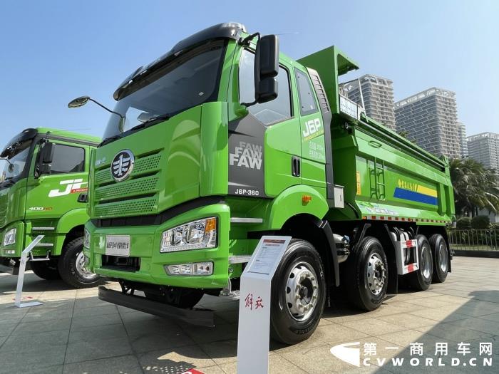 J6P 8x4輕量化渣土車.jpg